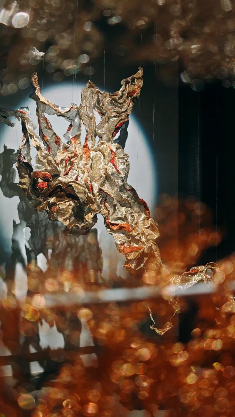 当“会发光”的广绣遇上铜网