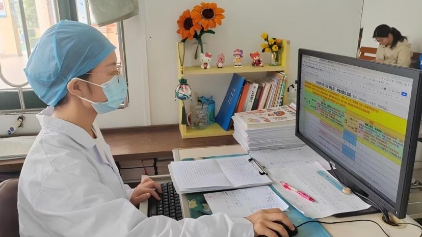 番禺一学生课间操心跳骤停，学校校医施救助其转危为安