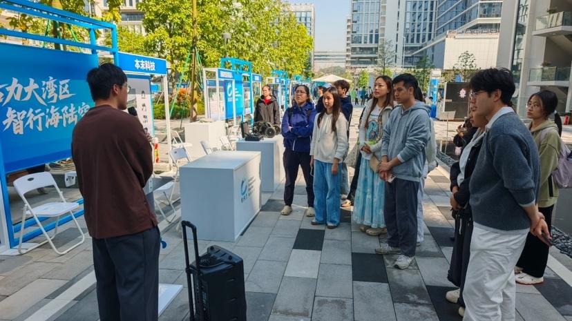 直击广州大学城创客节现场：从实验室到展场，“黑科技” 的青春对话