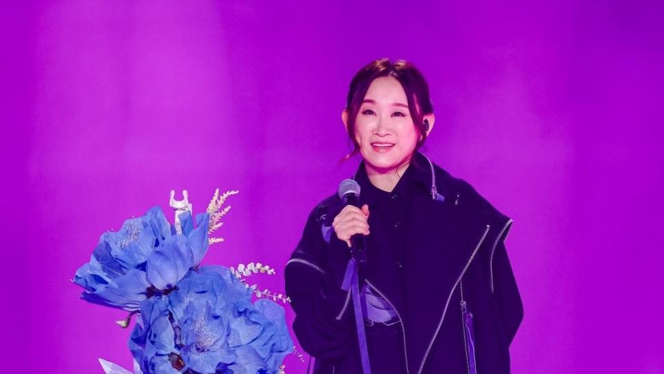 王菀之《那棵树开花了》唱出因光影而生的感动