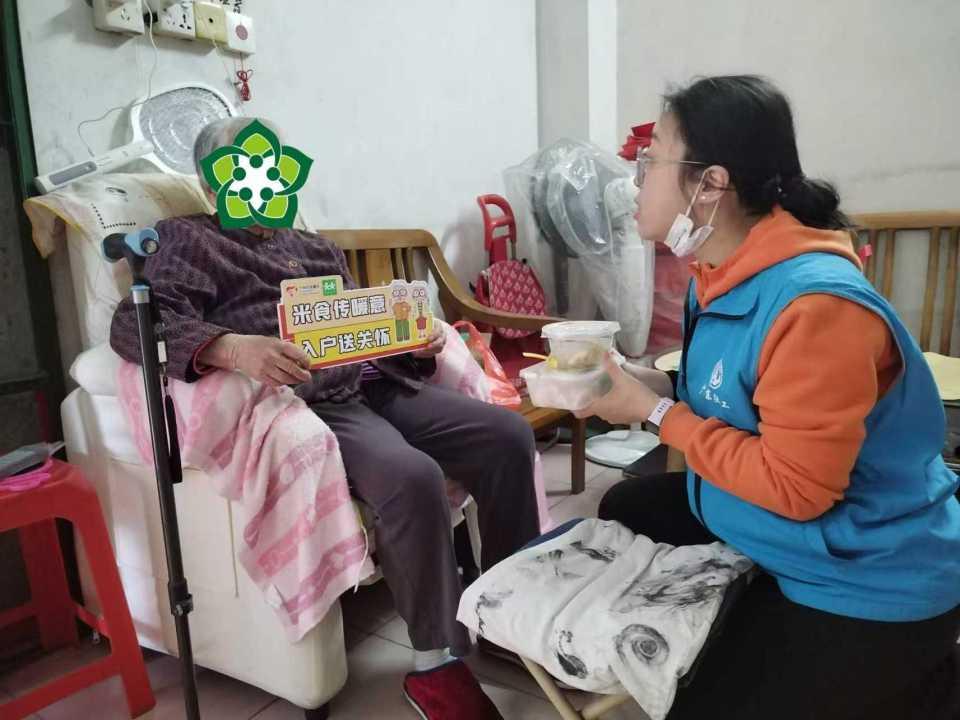 一顿“陪伴团圆饺” 一份被惦记的温暖