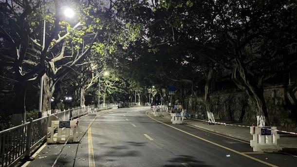 代表来了 | 以点带面暖民心，推动街道全域路灯“焕新”