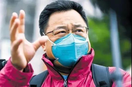 文明家庭好家风 | ICU专家出征荆州抗疫 后方儿子照顾生病母亲
