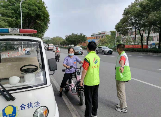 凤凰街着力解决群众“堵点”“痛点”问题