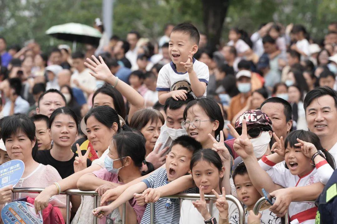 观众现场一片沸腾