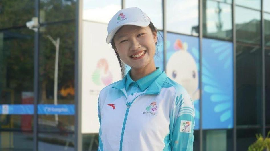 历经10个月，“小海豚”变全网点赞的“显眼包”