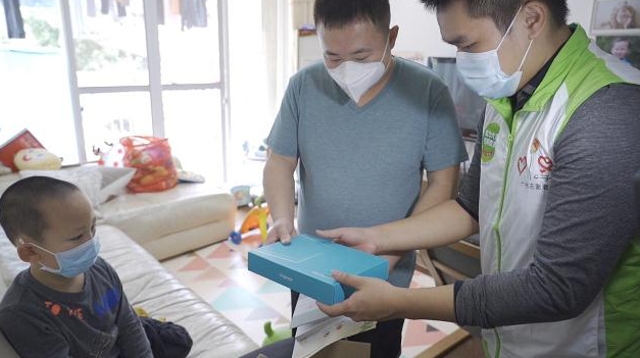 团市委为广州援鄂一线医务人员子女赠送“学习能量包”
