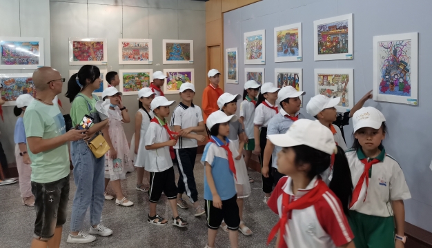 穗毕黔三地青少年美术作品巡展（黔南站）启动