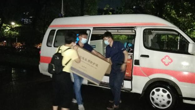 雨夜，他们奔赴广州高风险地区