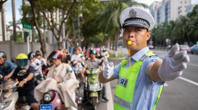 广州每天部署1.2万余警力 保障假期全市平安稳定