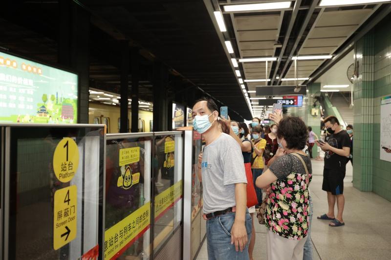 芳村片区解封 今天广佛线早高峰客流比昨天大增 广州日报大洋网