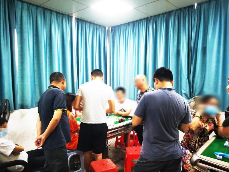 33人 室聚赌被抓 一对夫妻涉嫌赌博罪被刑拘 广州日报大洋网