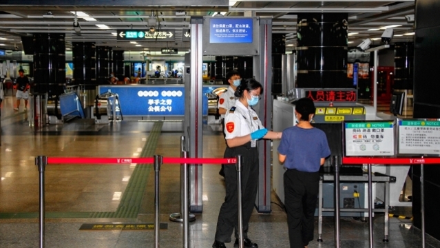 广交会期间地铁安检更严，八号线将增加上线列车