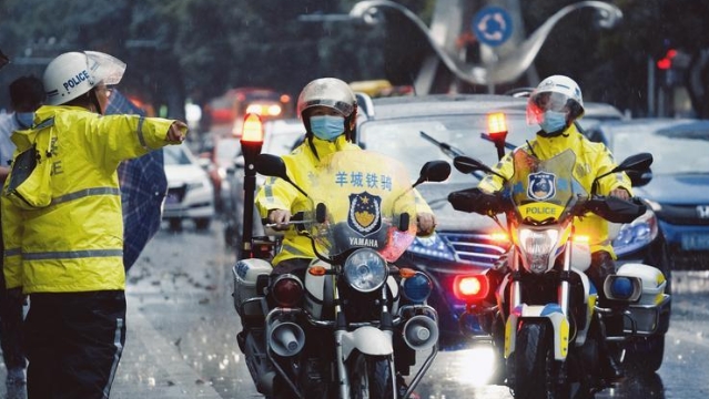 每日约1500辆的士保障广交会，闭馆高峰期公交运力增加10-15%