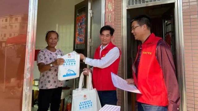 万顷沙镇：“党建＋网格” 助力文明城市创建