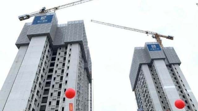 广州市首批共有产权房试点项目迎来封顶