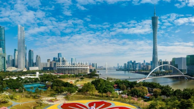 广州两会 | 政府工作报告振奋人心 人大代表积极建言献策