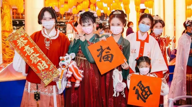 新春文商旅消费热点：冰雪很热、国潮劲吹