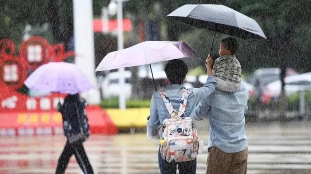 廣州發布雷雨天氣提示，天河越秀雷陣雨即將來襲