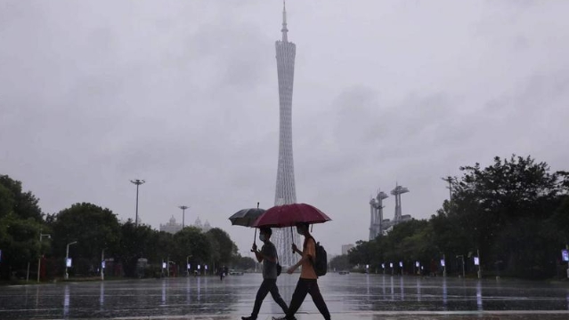 广州个别站点出现11级短时大风，降雨将更趋明显