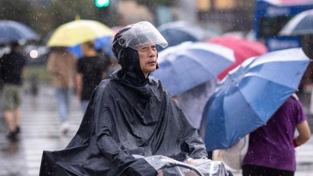 “马鞍”或登陆珠江口以西地区，对广州有明显风雨影响