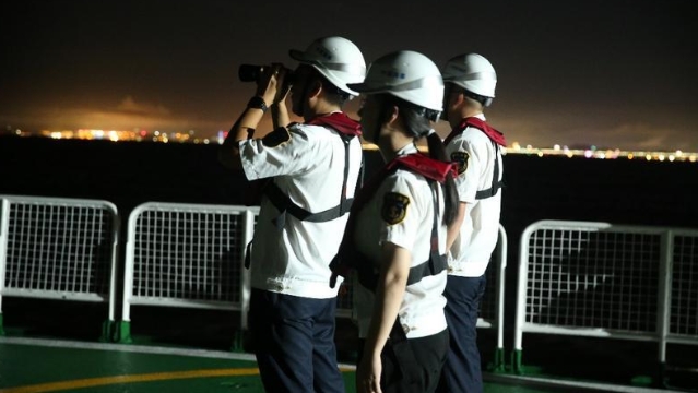 广州海事部门圆满完成深中通道E20管节浮运保障任务