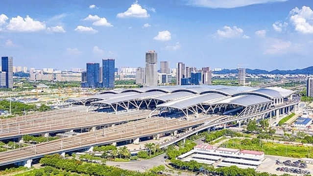 中秋节假期，广州南站预计日均到发约37.4万人次