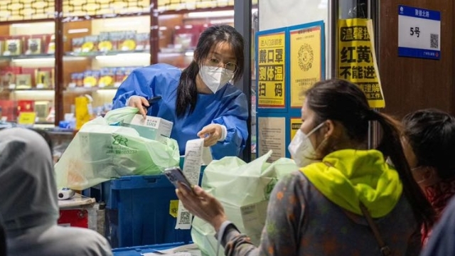 广州市民到药店购药不再查48小时核酸阴性证明