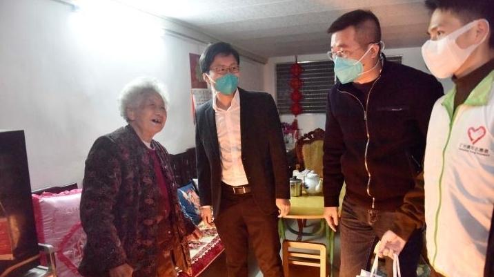 广州1000户重点老年人群体获派“健康包”