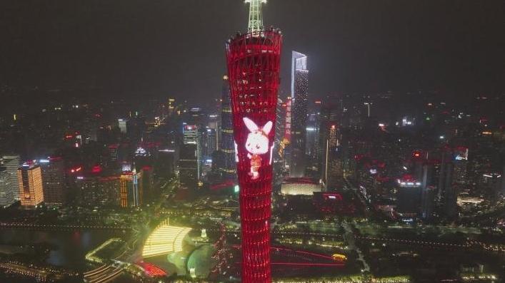“玉兔”登上广州塔