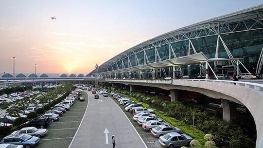 白云机场春节刷新多项纪录，客流保持全国机场首位