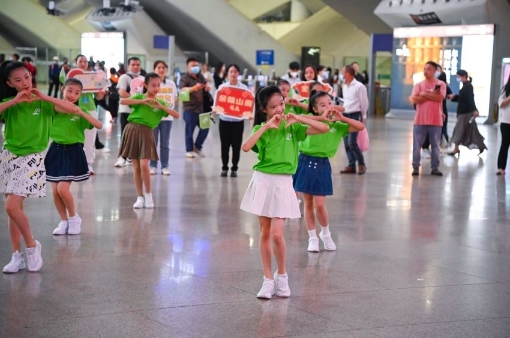 歌舞快閃亮相廣州南站，番禺推出系列旅游惠民活動