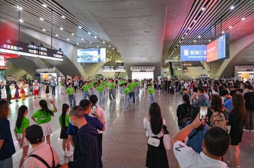 歌舞快闪亮相广州南站，番禺推出系列旅游惠民活动