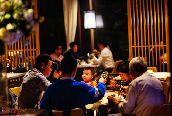 广州“有事好商量”：建“一江两岸”美食长廊，布局11个区特色餐饮