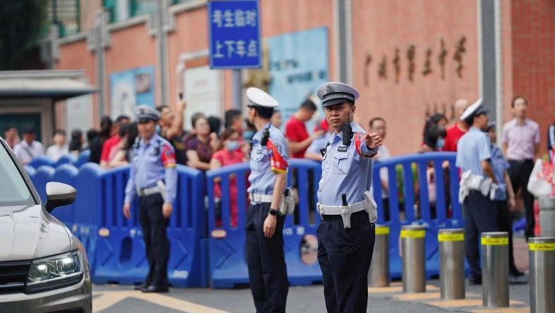 高考首日上午广州警方接到26宗求助警情