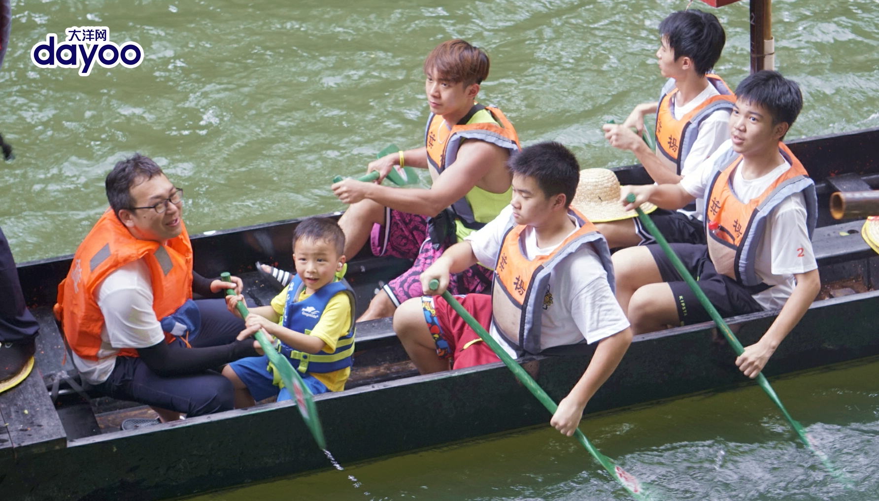 端午扒龙船的乐趣，少年儿童也可拥有！杨箕举行龙船亲子游联谊活动