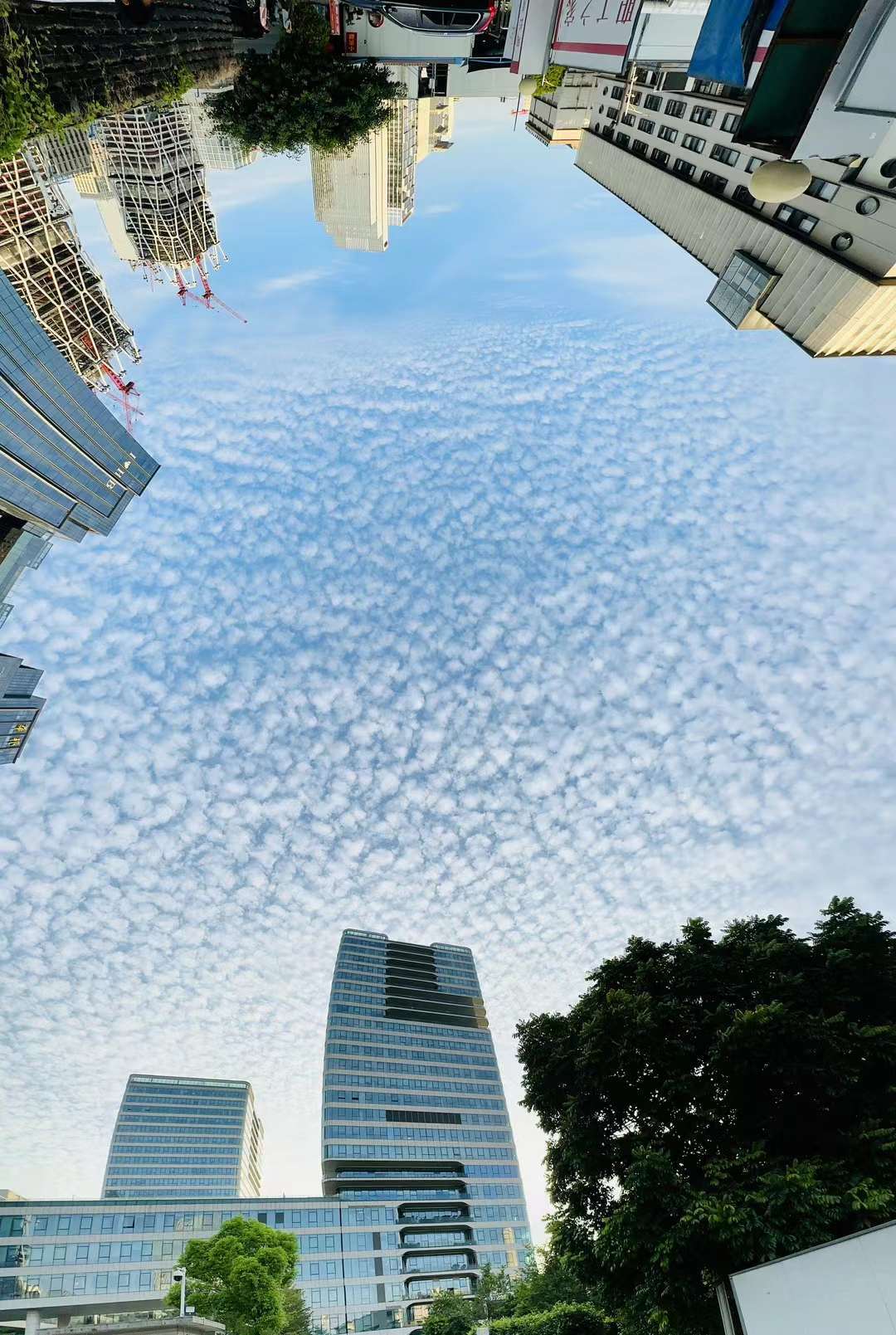 昨天“水中波紋飛上天”，最近廣州的天空驚喜不斷
