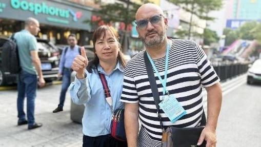 广交会客商遗落手机，“的姐”8分钟火速送还