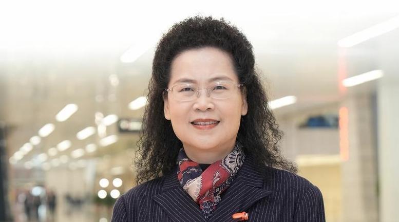 广州两会｜市人大代表陈武：建议在校园引入人工智能模型，人机对话可成为孩子们的学习工具