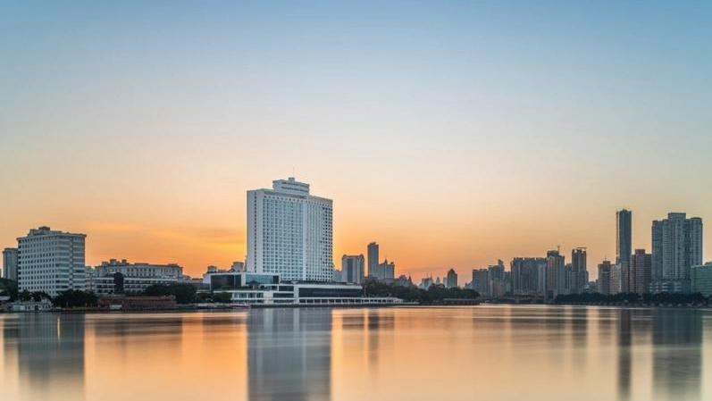 广州烟花汇演复办“官宣” “烟花经济”火爆上热搜