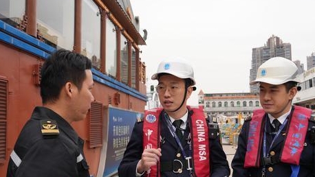 新春走基层｜“璀璨霓虹”下的珠江卫士