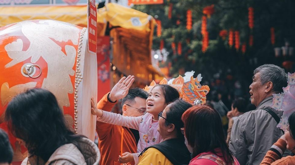 新春走基层｜年味，从广州花市飘出来