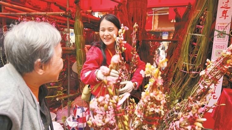 新春走基层 | 一株吊钟花 三代花市情