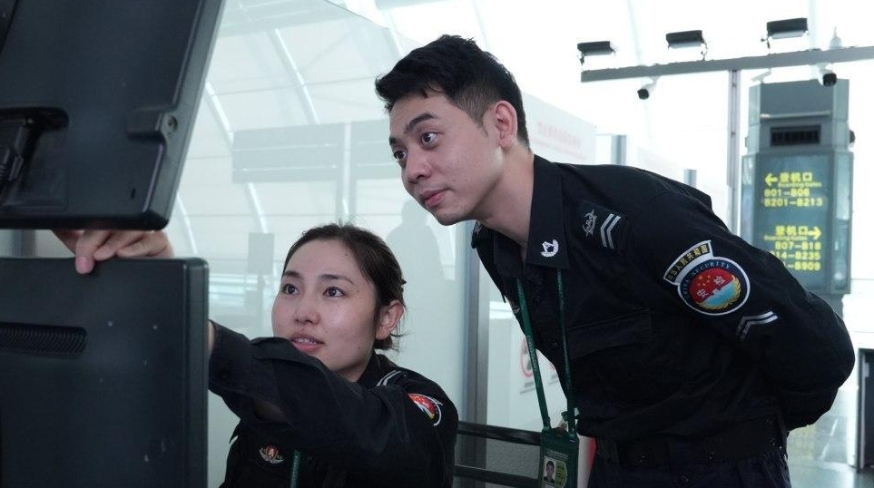 新春走基层丨白云机场安检夫妻的春运告白