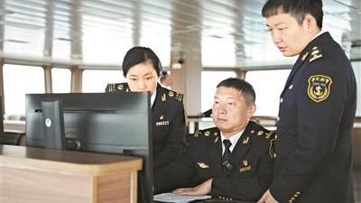 冯剑群：守护万家灯火 守护“流动的中国”