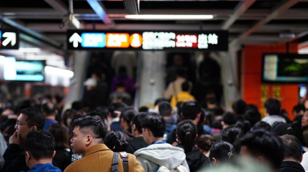 清明假期，广州地铁多条线路延长服务1小时