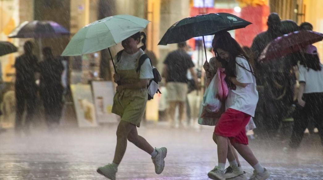豪雨啥时才停？周二三广州或将迎来强降水间歇期