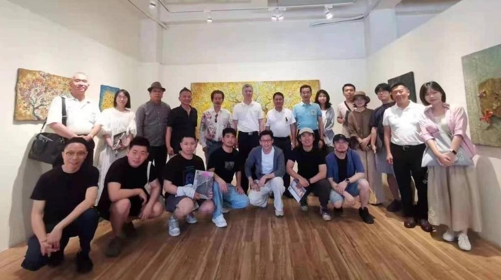 广州组文化艺术团赴台交流，许鸿飞三分钟速写受岛内青少年追捧