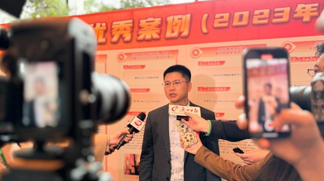 怀揣民意为民代言！市人大代表向大会报到