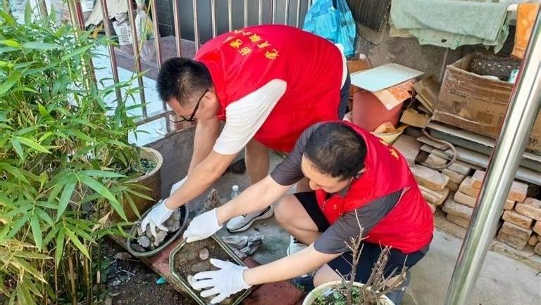 党旗在基层一线高高飘扬 | 党员干部“沉下去” 防疫力量“强起来”